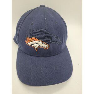 Denver Broncos Football Reebok NFL Fitted ball Cap Size 7 1/4 Blue elastic
